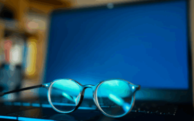 Luce blu e protezione degli occhi: consigli per chi lavora al PC