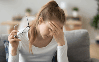Occhiali da vista sbagliati: il vero motivo dietro il tuo mal di testa?